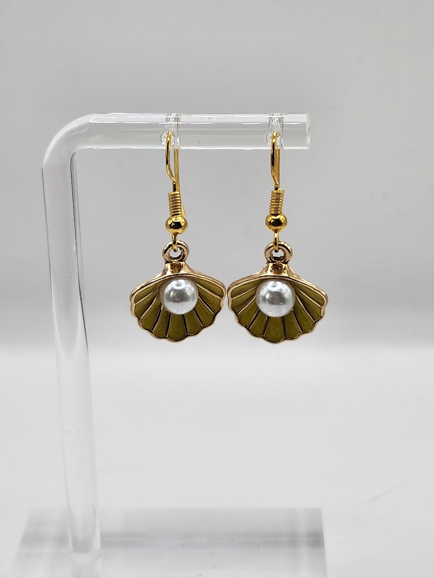 Pearl Clam Earrings