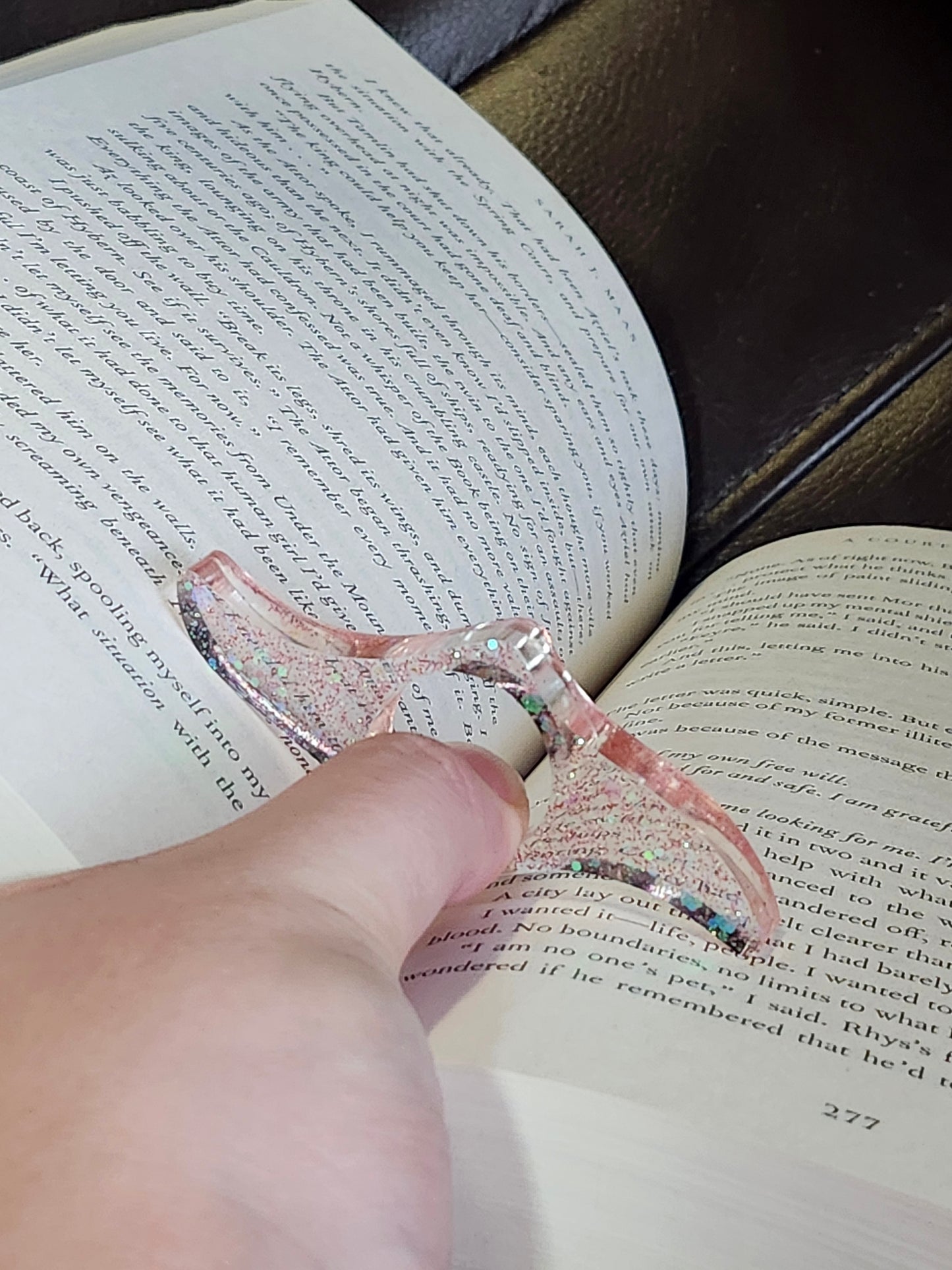 Pink Glitter Thumb Book Holder