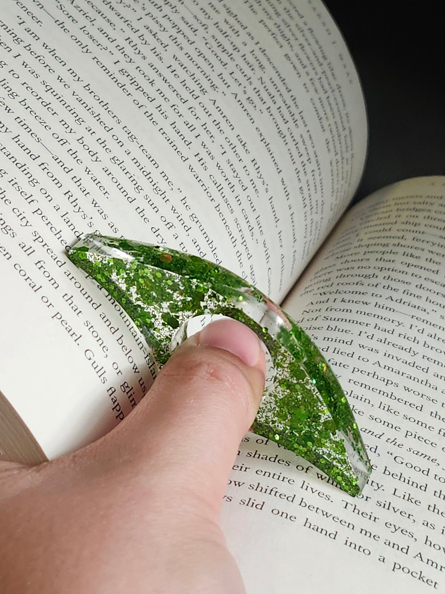 Green Glitter Thumb Book Holders