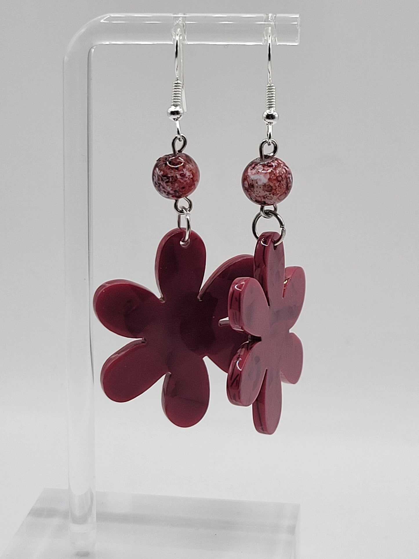 Boucles d'oreilles pendantes en forme de fleur en marbre