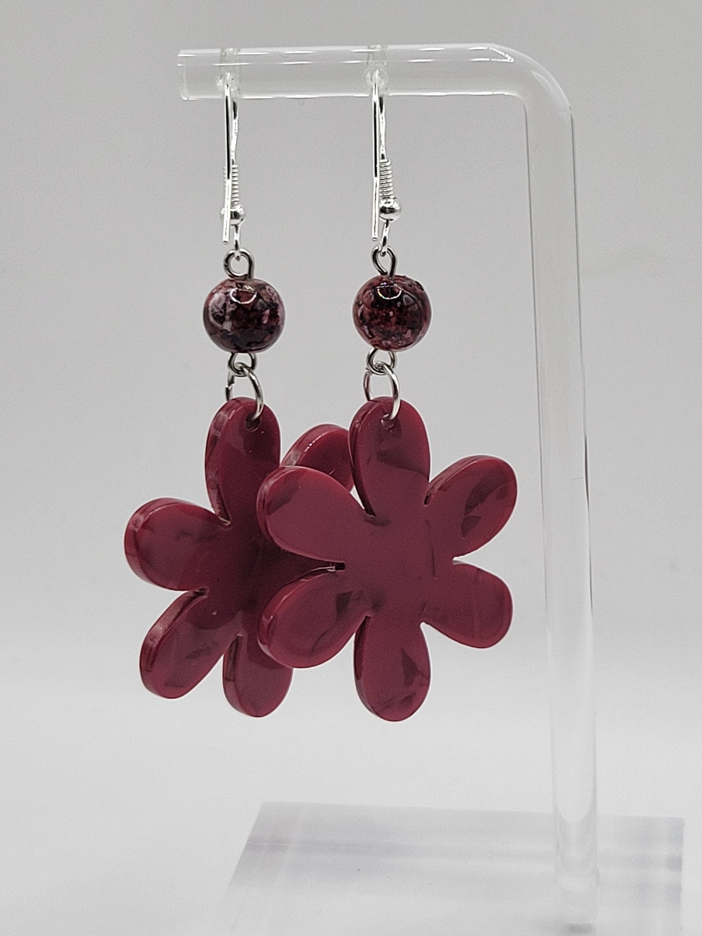 Boucles d'oreilles pendantes en forme de fleur en marbre