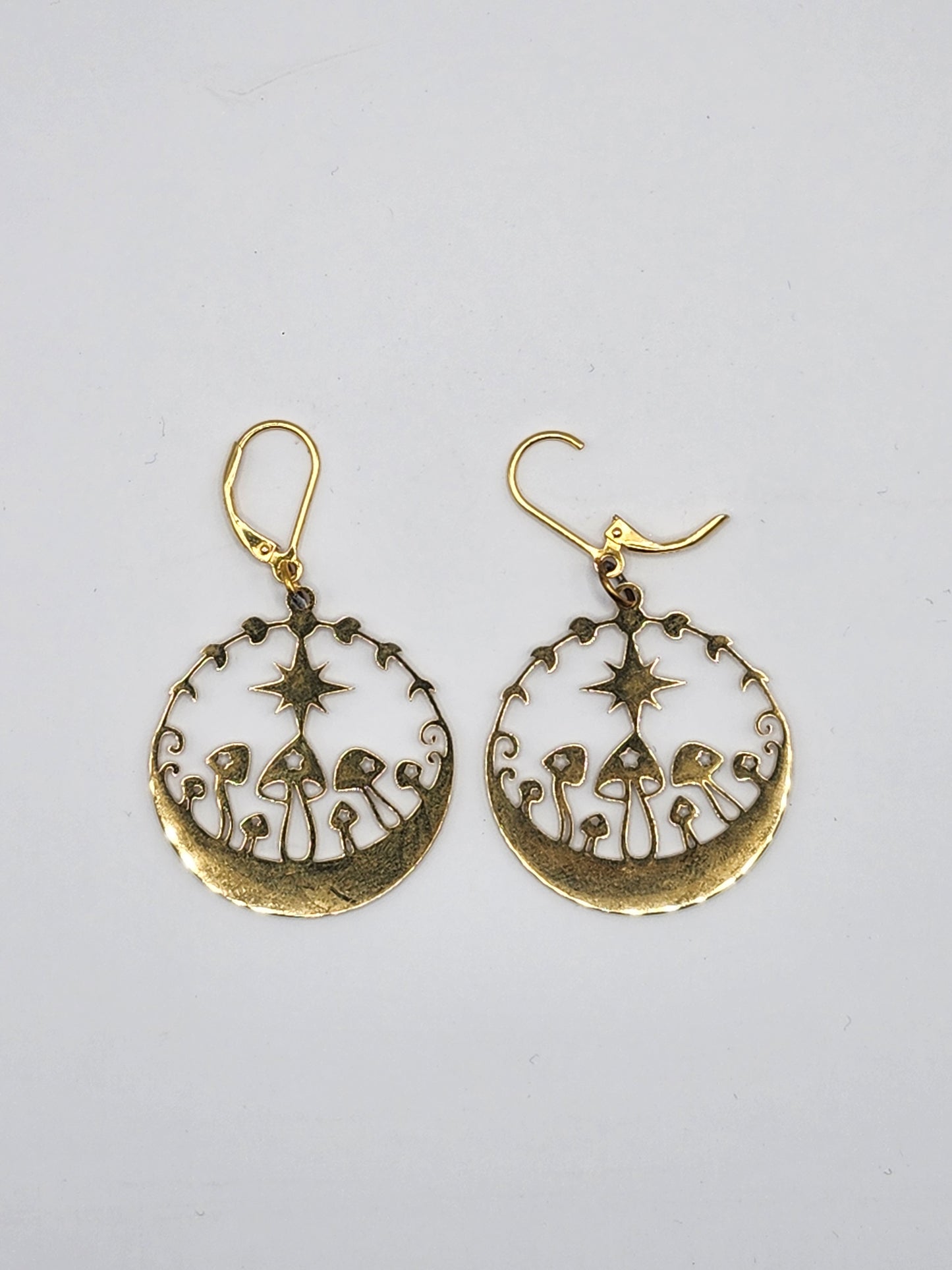 Boucles d'oreilles en forme de champignon et d'étoile à phases lunaires (rondes)