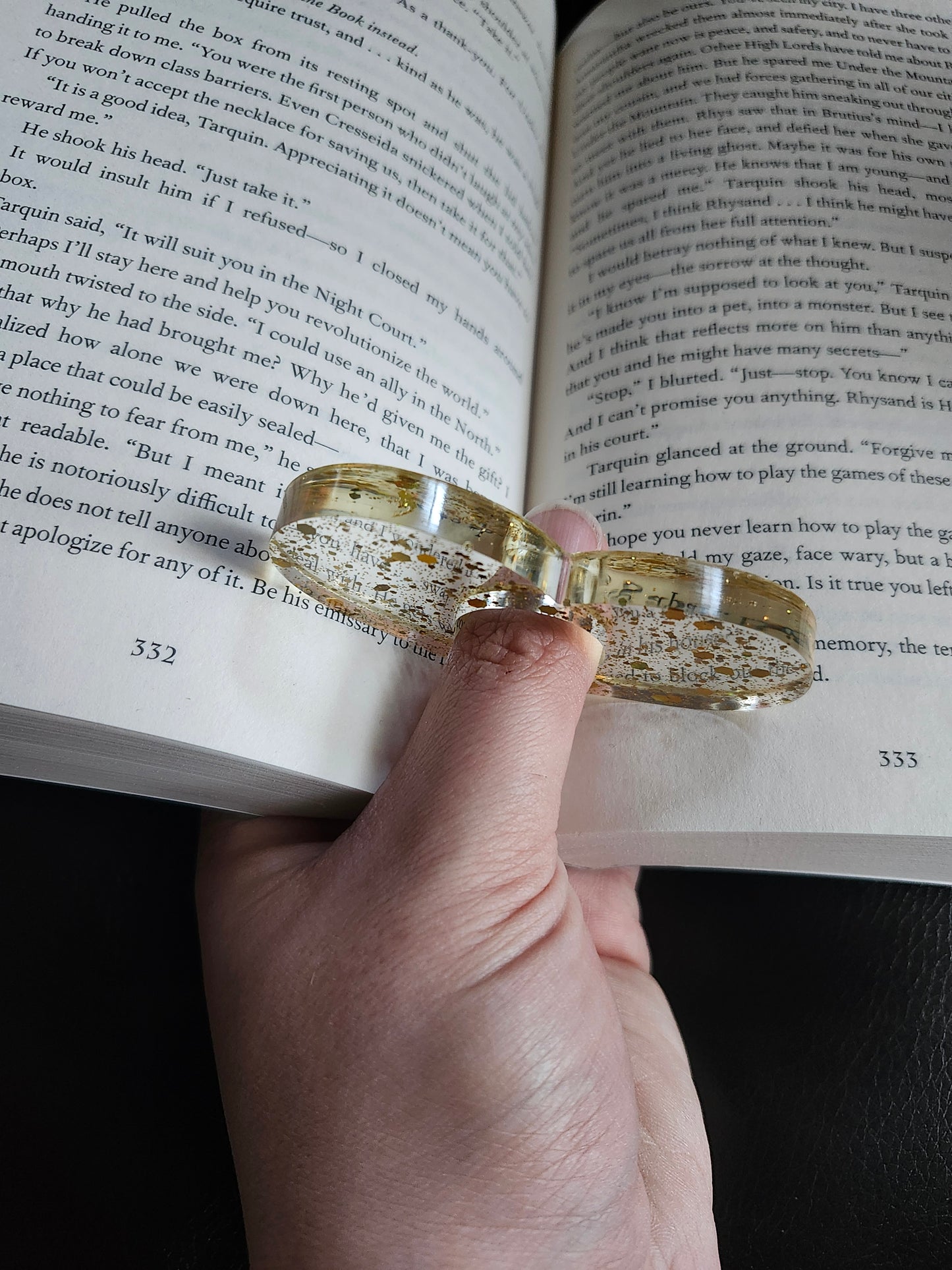 Gold Glitter Thumb Book Holder