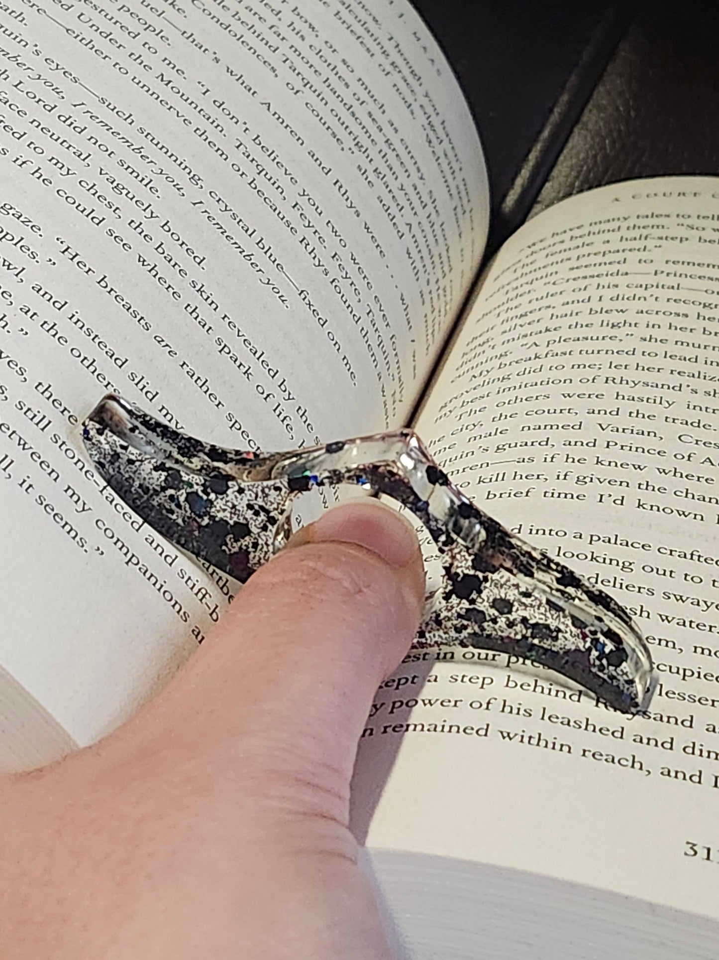 Black Glitter Thumb Book Holders